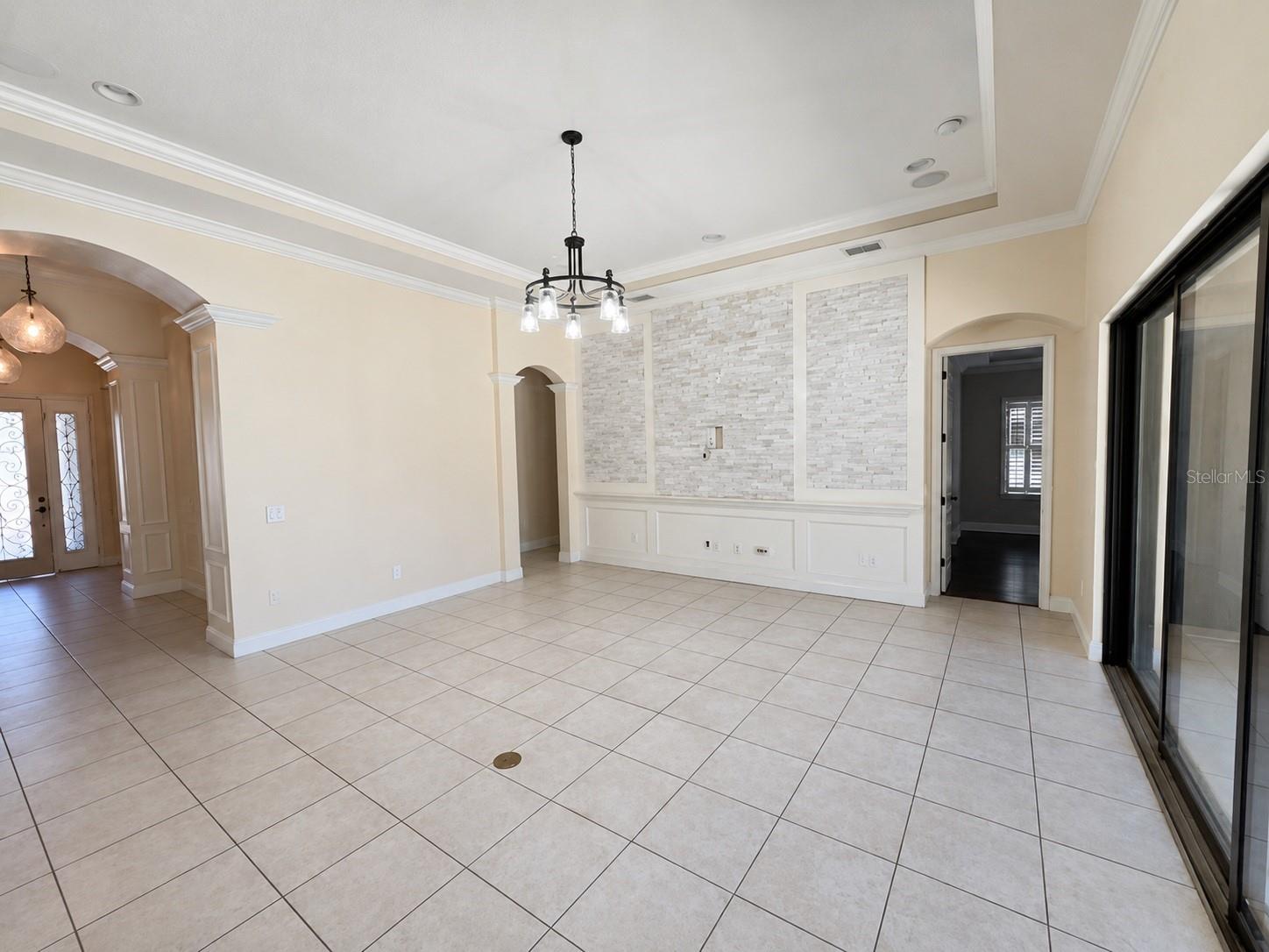 10911 Charmwood Dr Property Photo 4