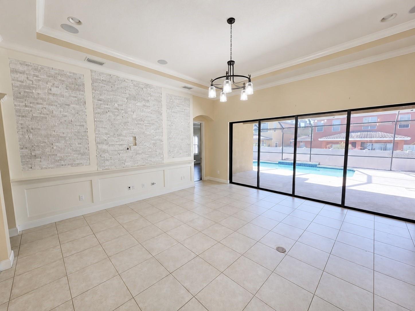 10911 Charmwood Dr Property Photo 5