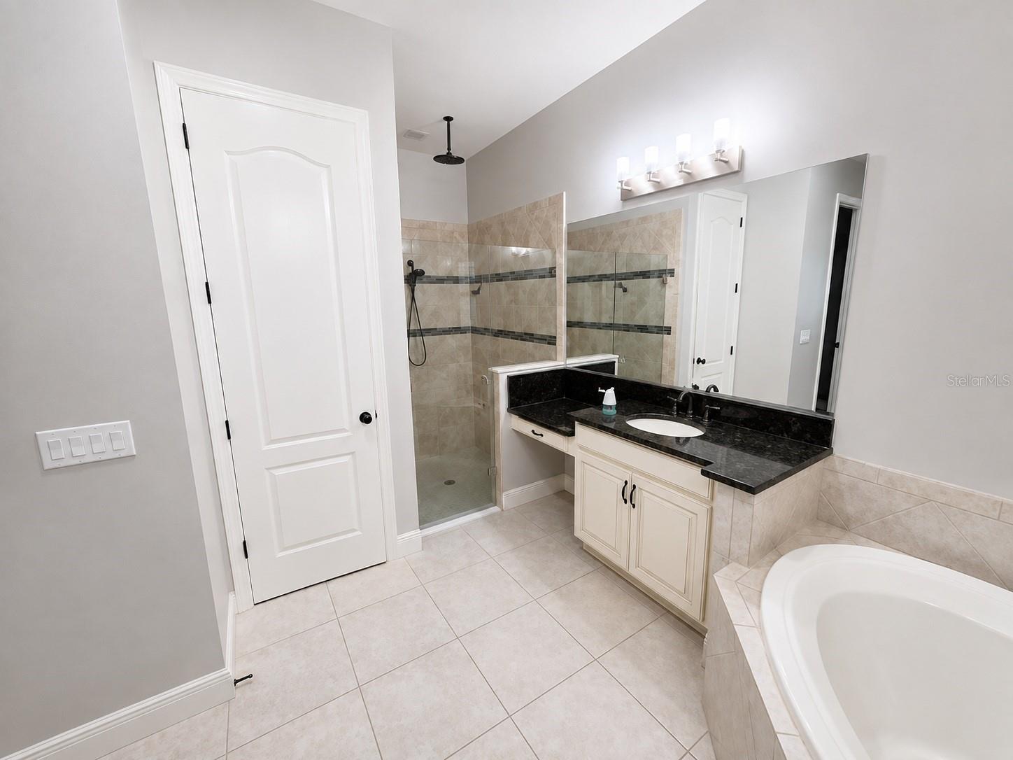 10911 Charmwood Dr Property Photo 9