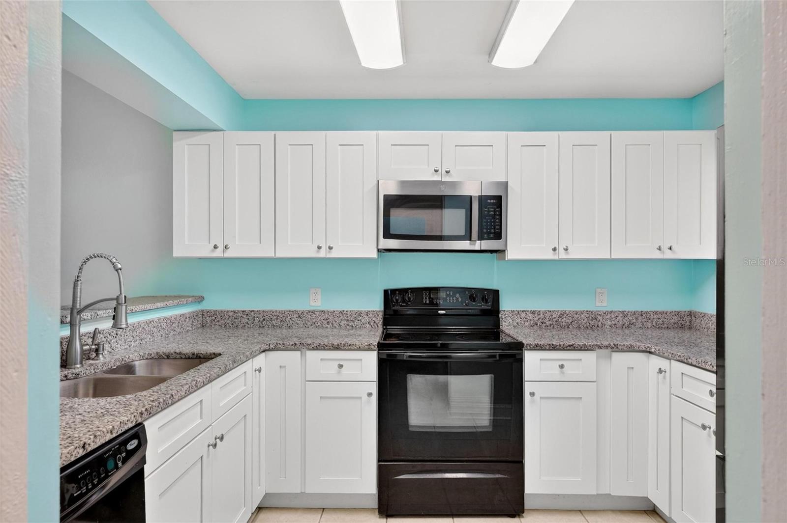 486 Prestwick Pl Property Photo 9