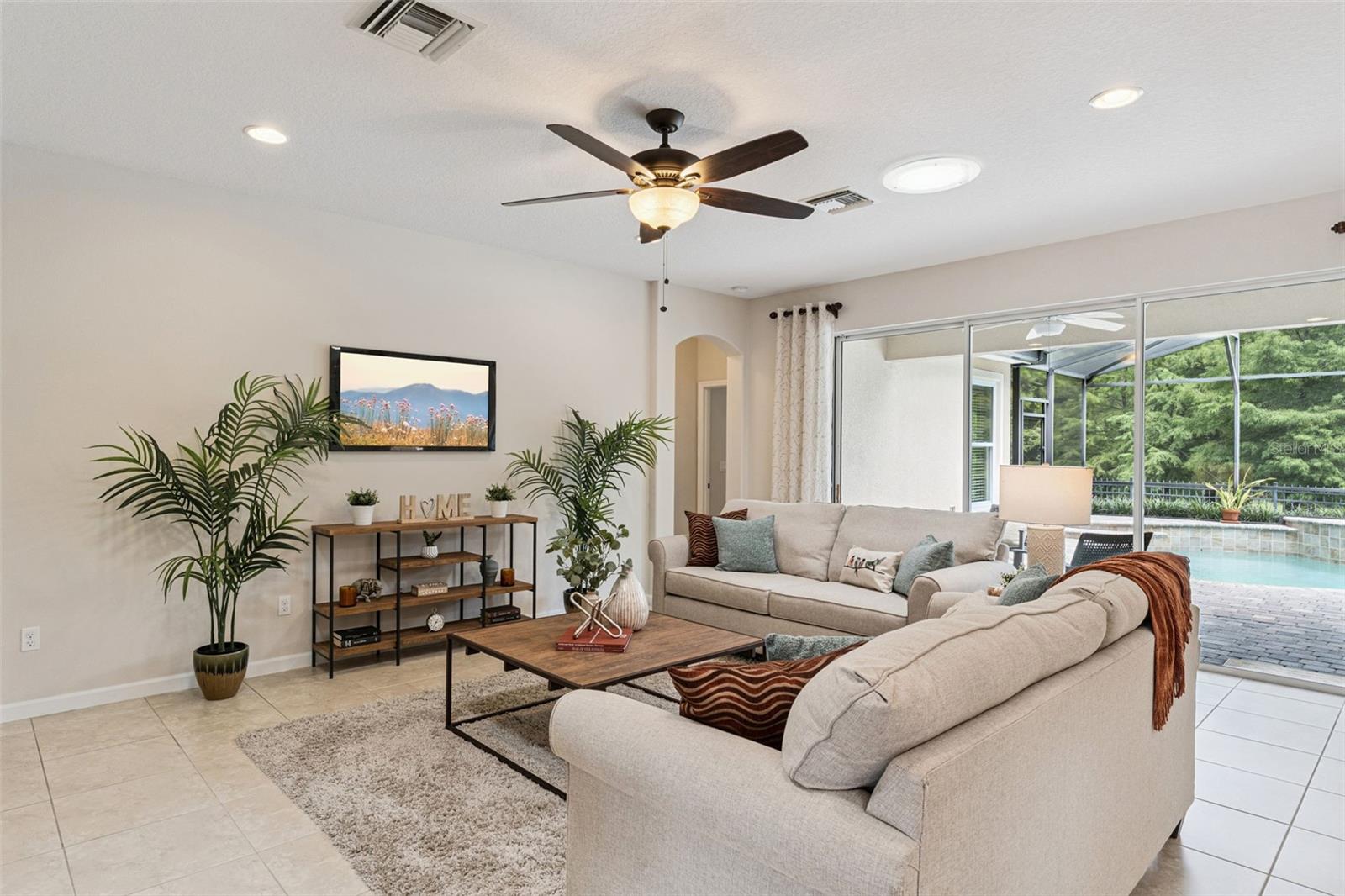 1110 Heron Point Way Property Photo 14