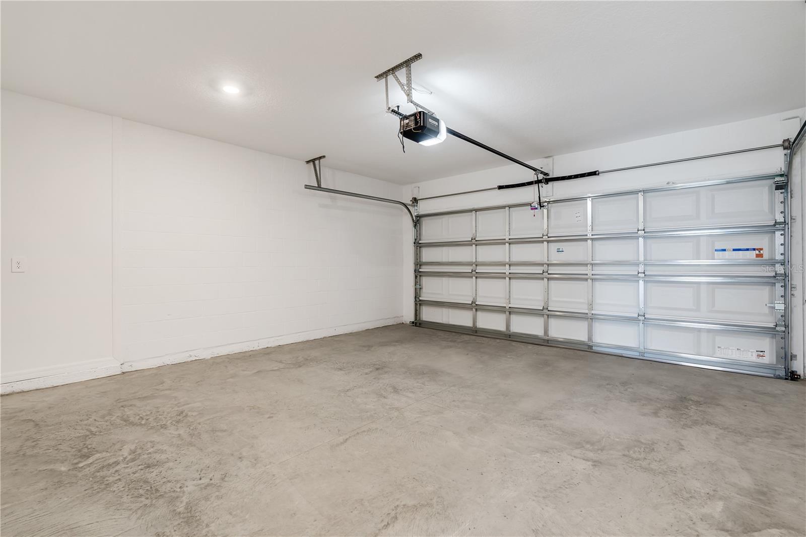 5682 Nispero Way Property Photo 8