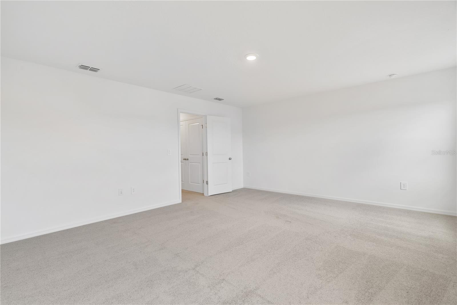 5682 Nispero Way Property Photo 13