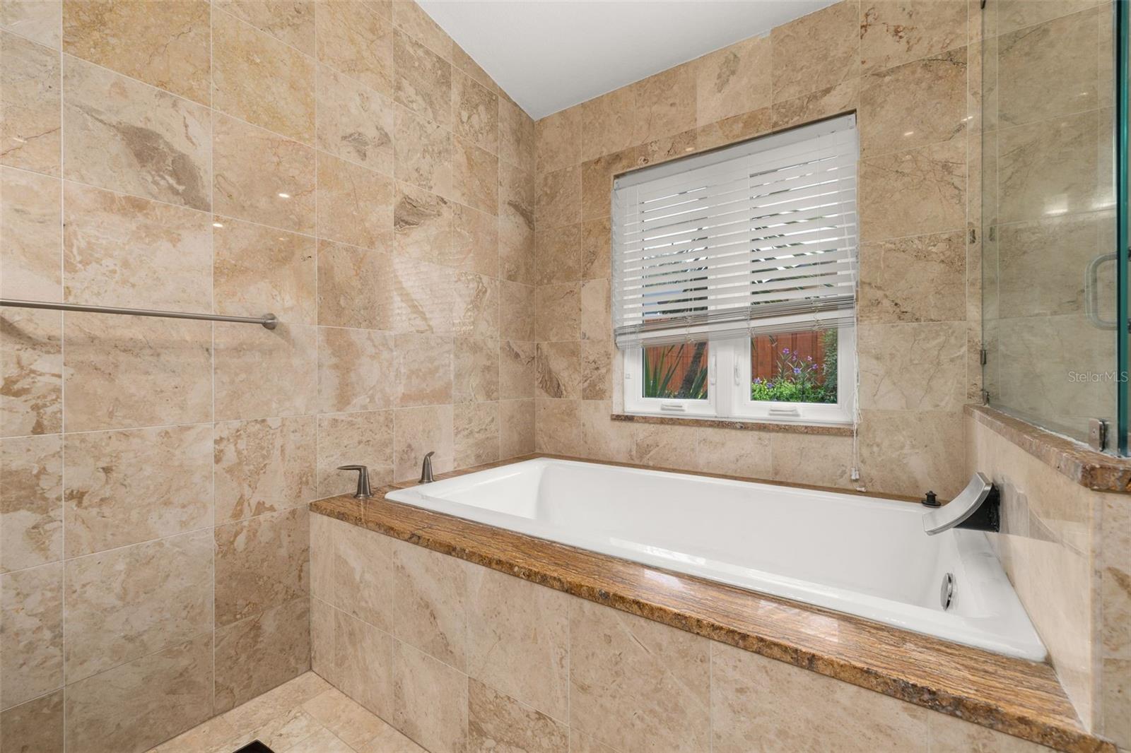 3625 Waters Edge Dr Property Photo 30