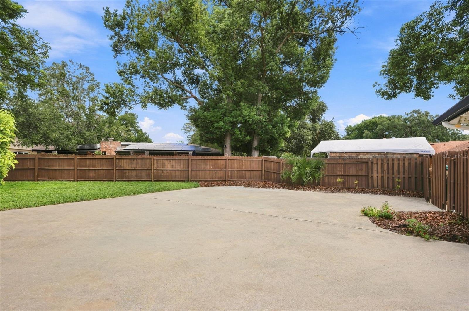 7621 Orange Tree Ln Property Photo 36