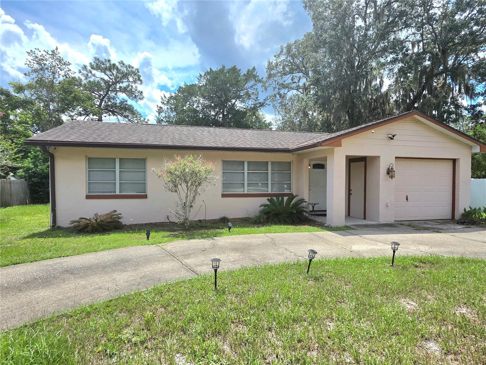 153 E Highbanks Rd Property Photo 1