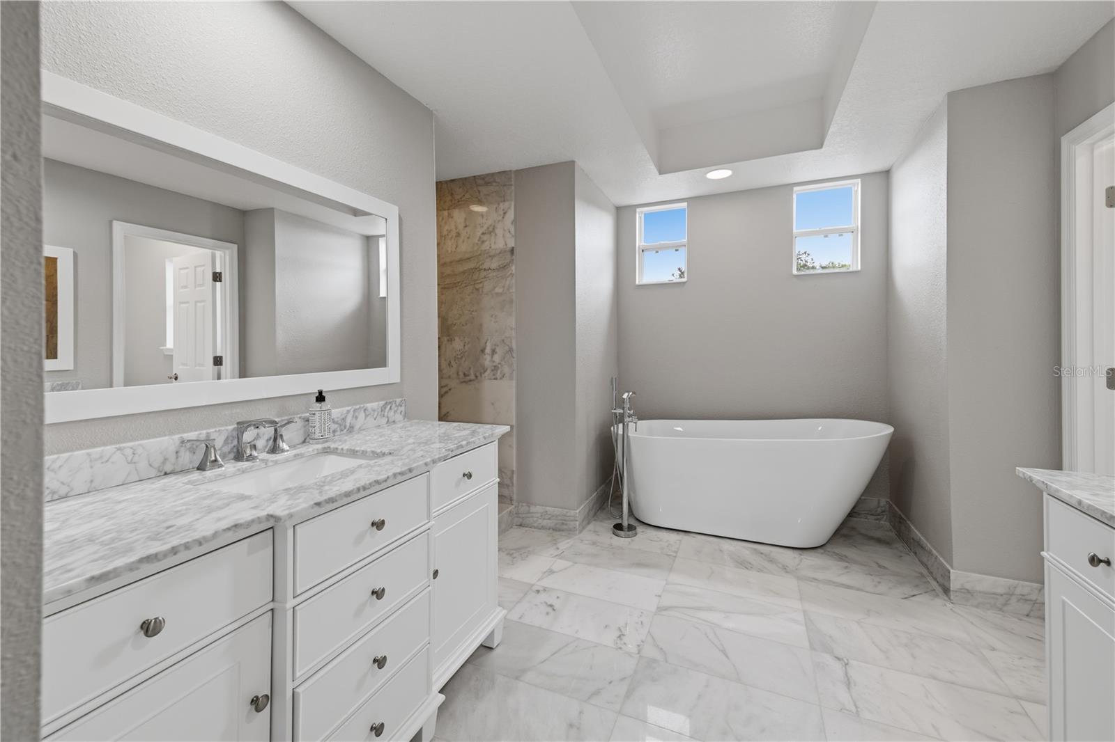 1526 Equinox Cir Property Photo 32