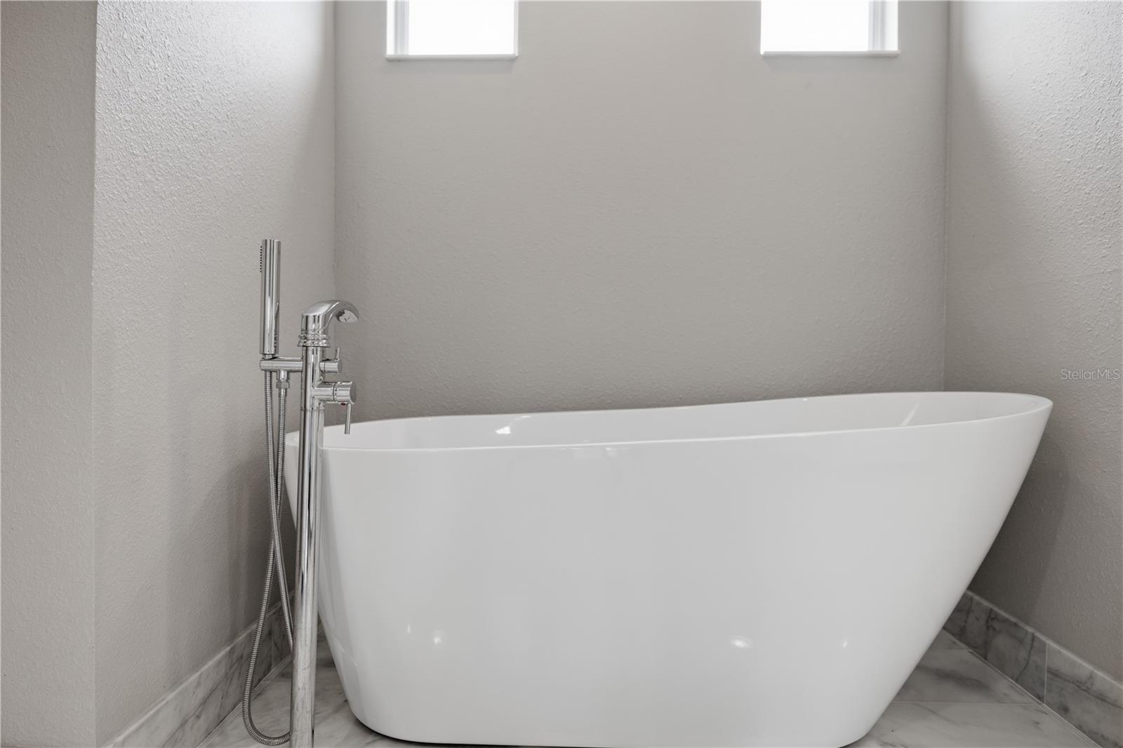 1526 Equinox Cir Property Photo 34