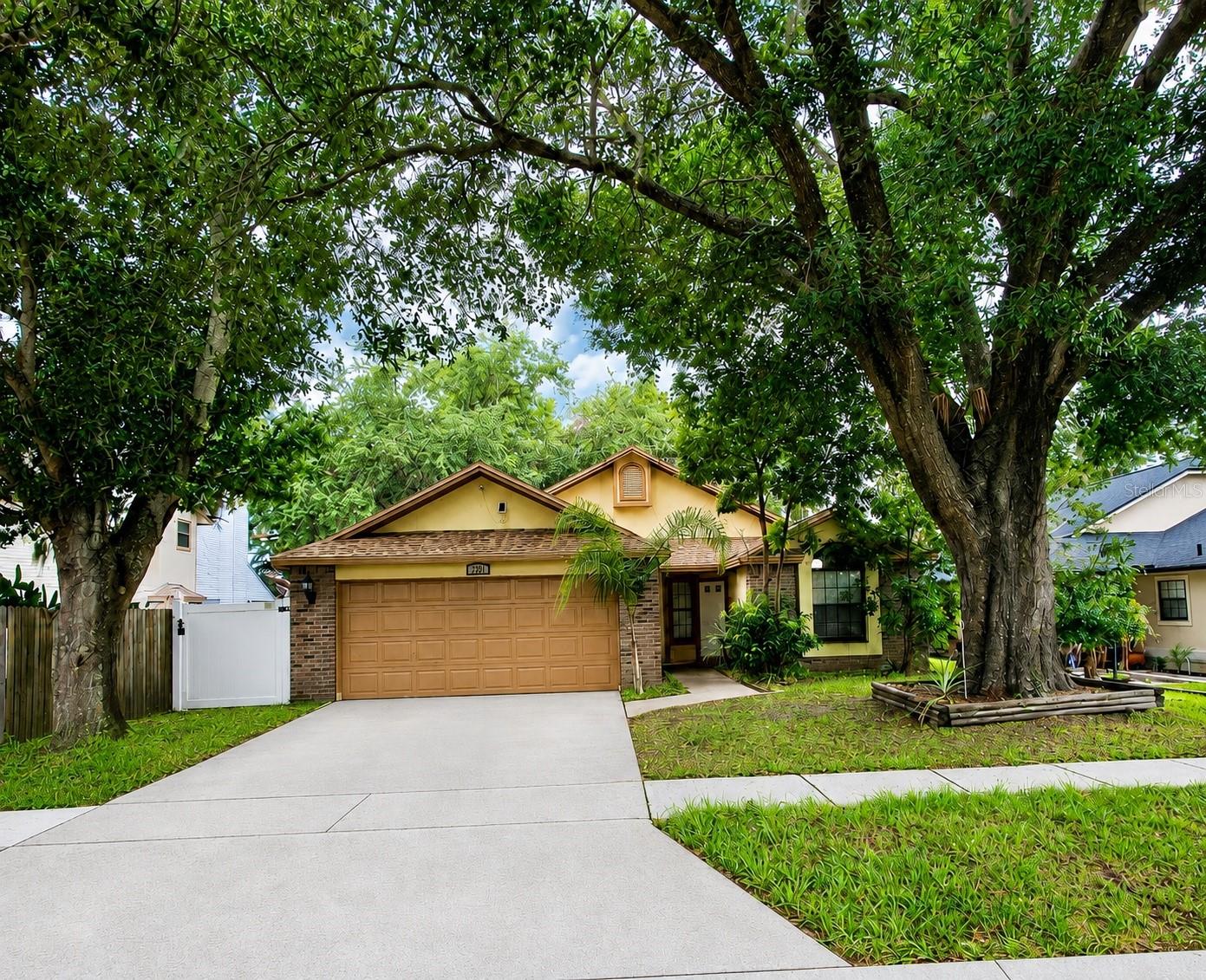 2201 Grasmere Dr Property Photo 1