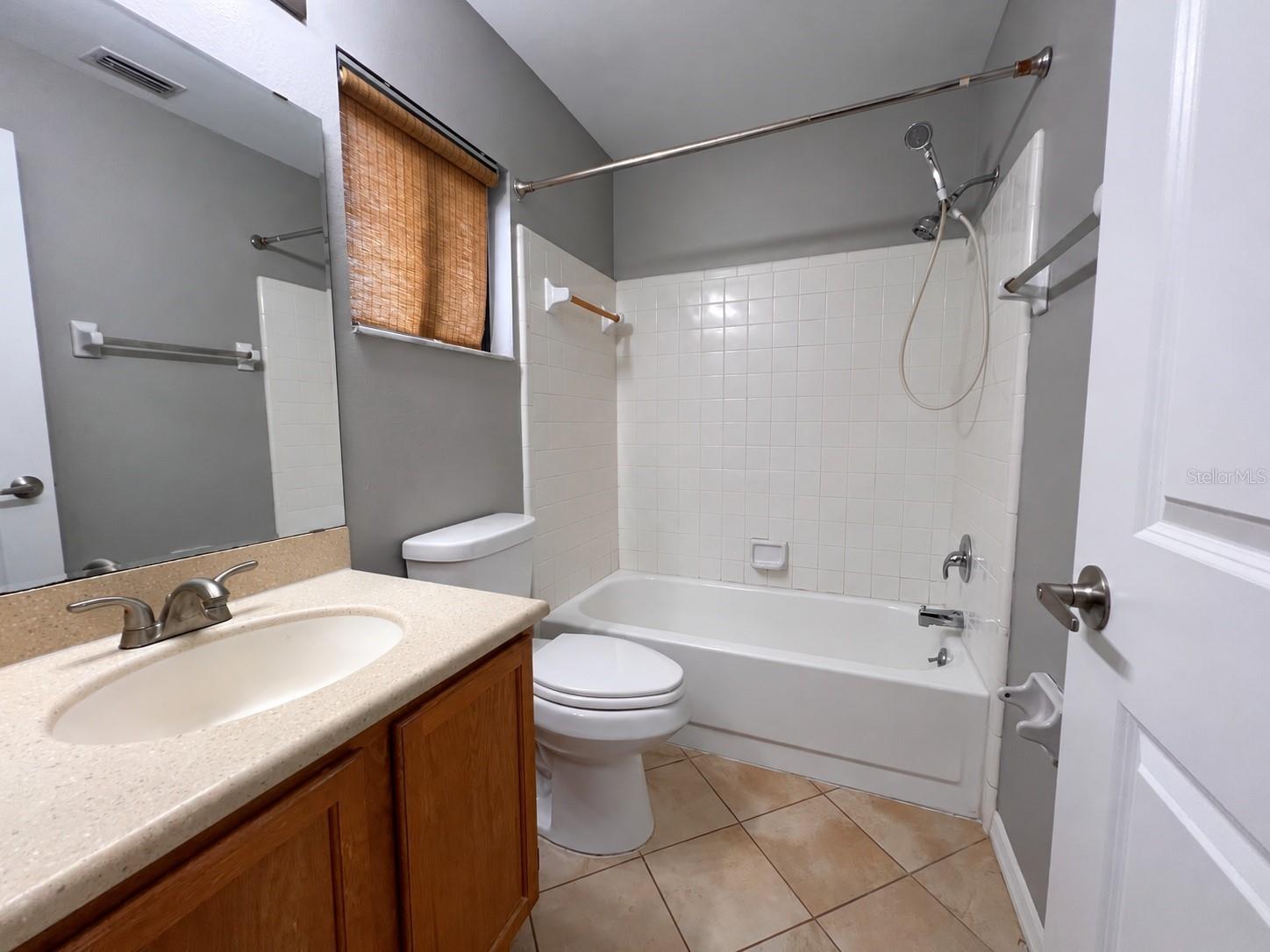 2201 Grasmere Dr Property Photo 9
