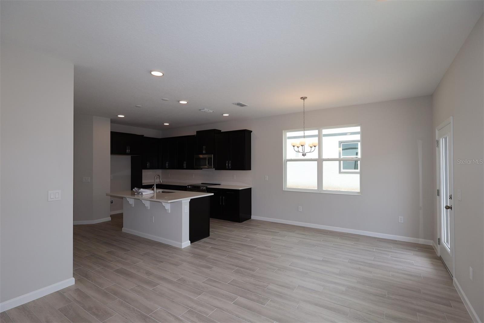 1385 Hyde St Property Photo 8