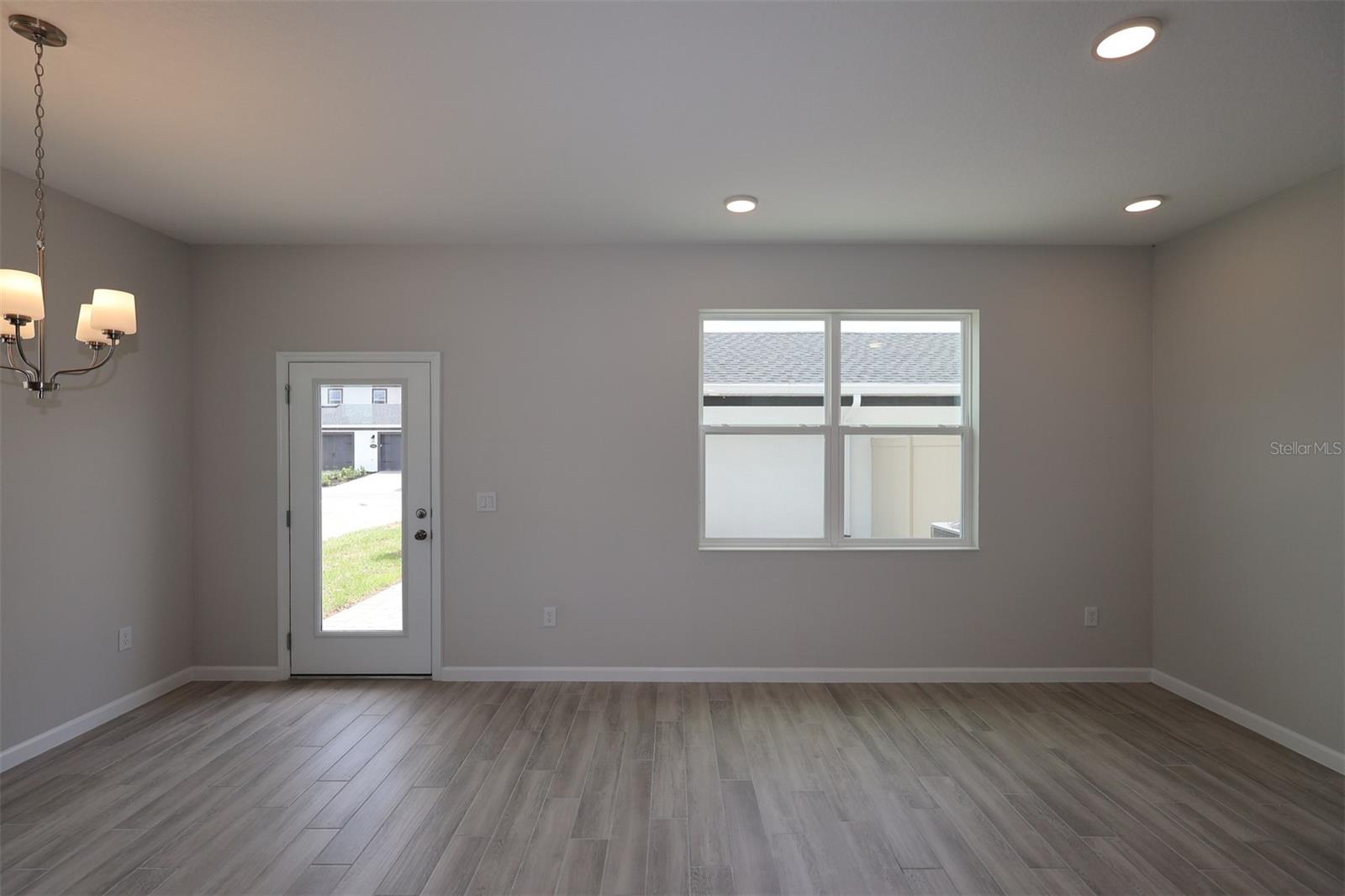 1385 Hyde St Property Photo 9