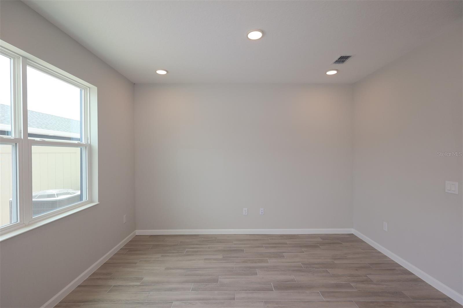 1385 Hyde St Property Photo 10