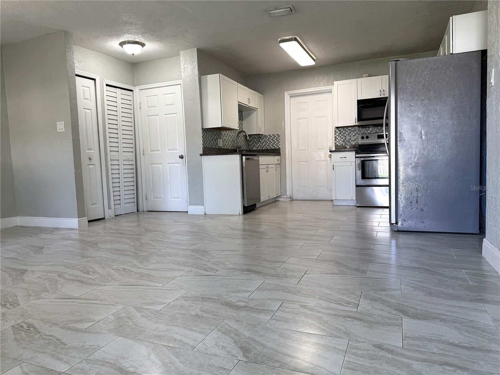 7719 Udine Ave Property Photo 4