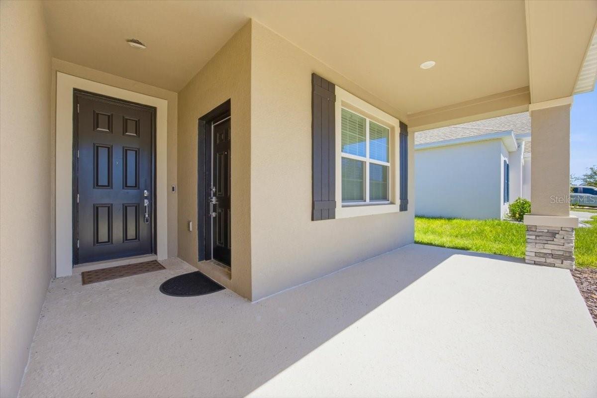 717 Citrus Reserve Blvd Property Photo 4