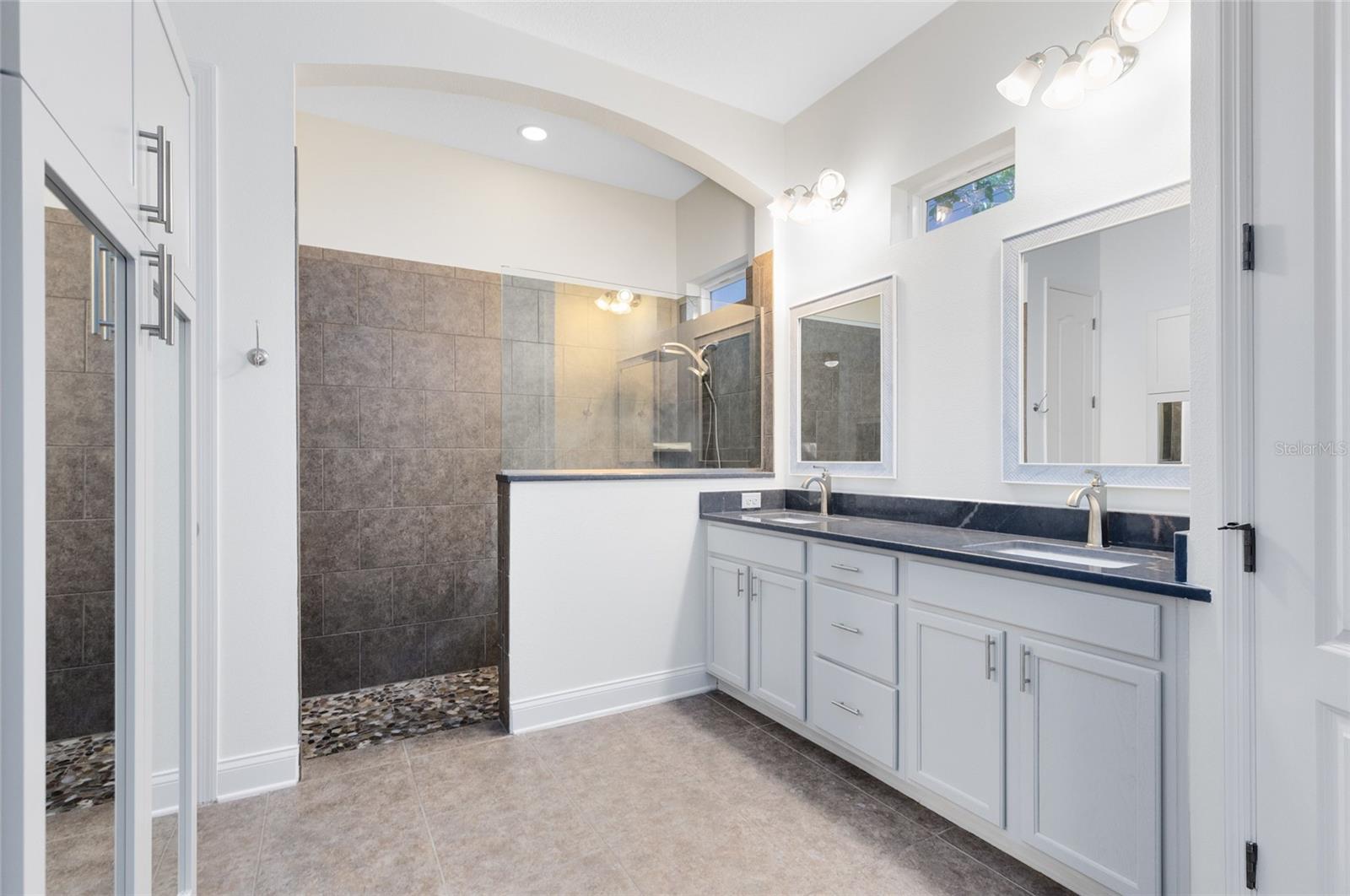 8408 Laureate Blvd Property Photo 18