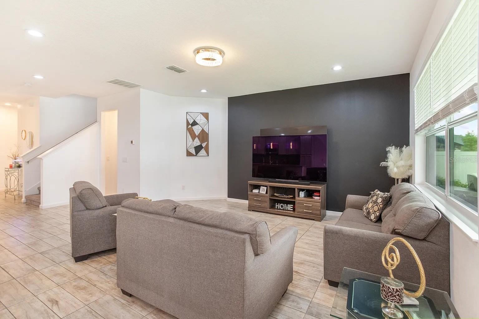 1324 Yorkdale Rd Property Photo 13