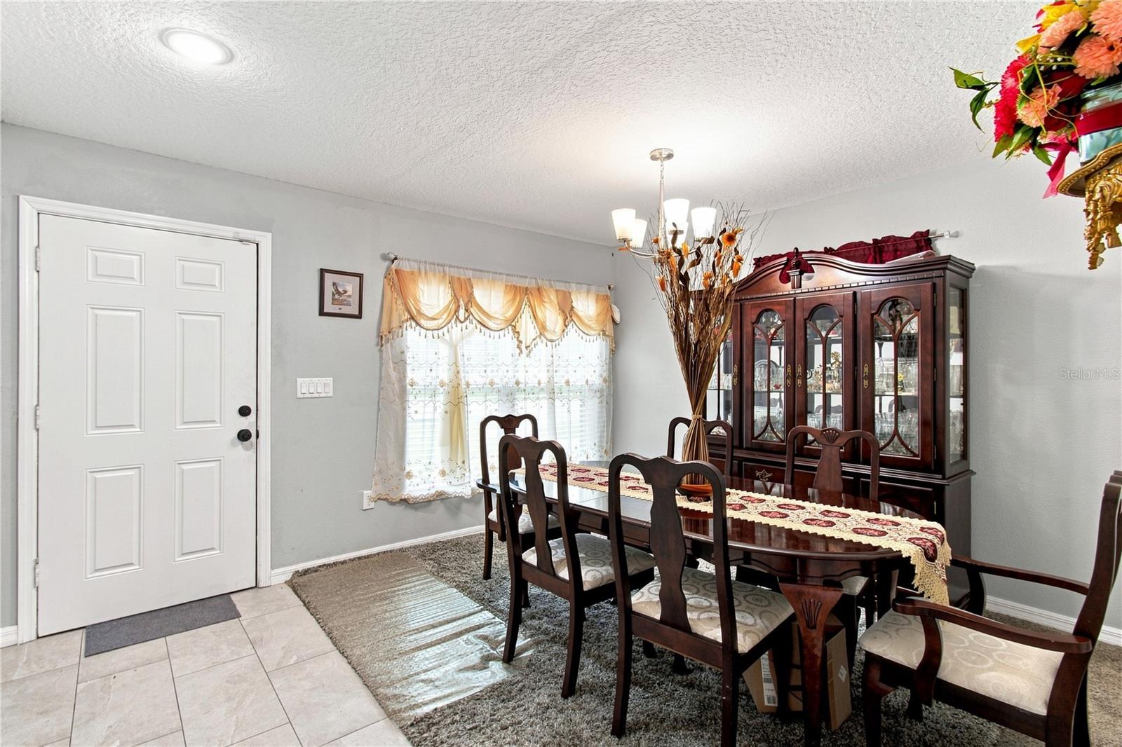 4300 Lenox Blvd Property Photo 8