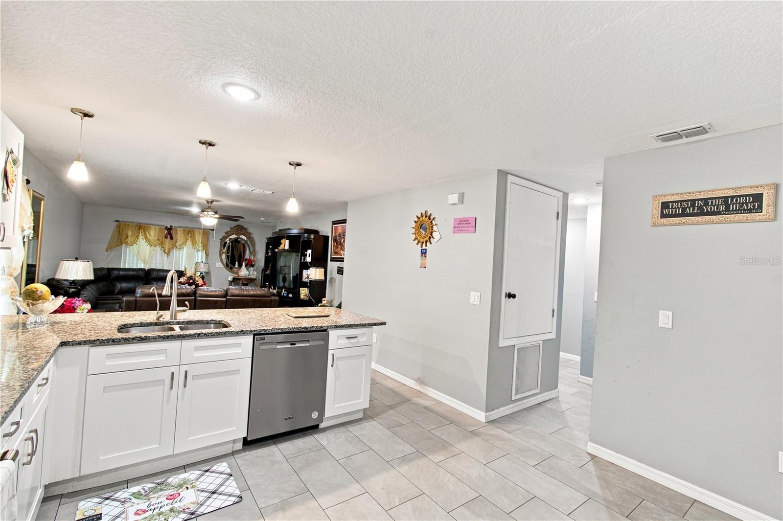 4300 Lenox Blvd Property Photo 12