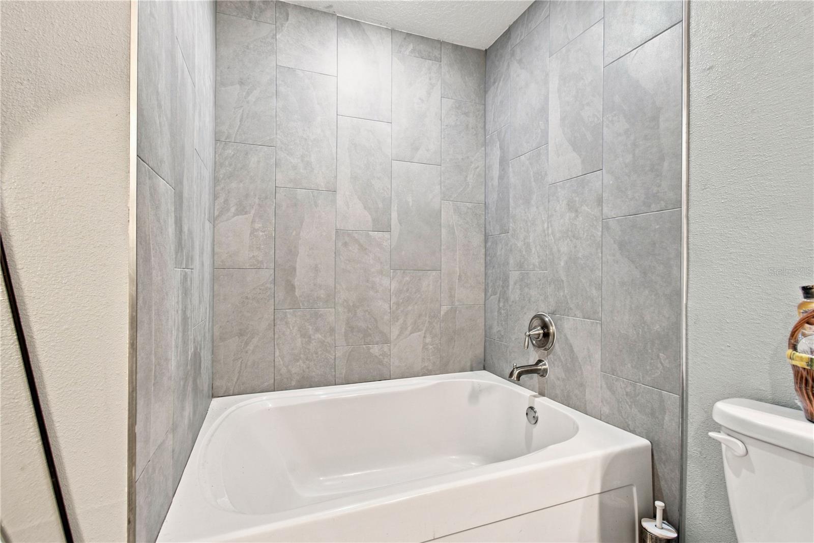 4300 Lenox Blvd Property Photo 25