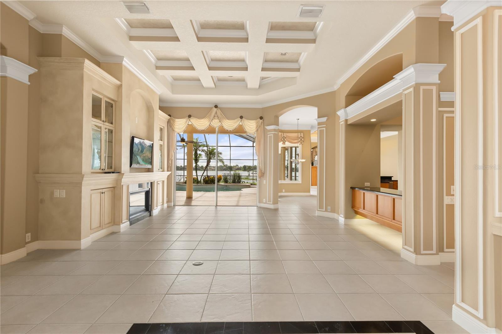 2113 Water Key Dr Property Photo 6
