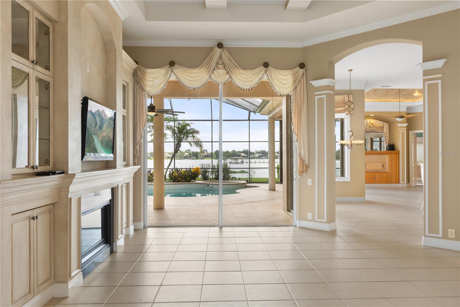 2113 Water Key Dr Property Photo 8