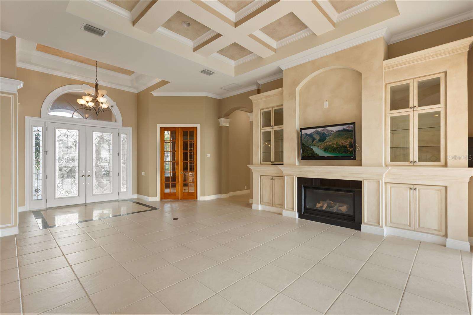 2113 Water Key Dr Property Photo 9