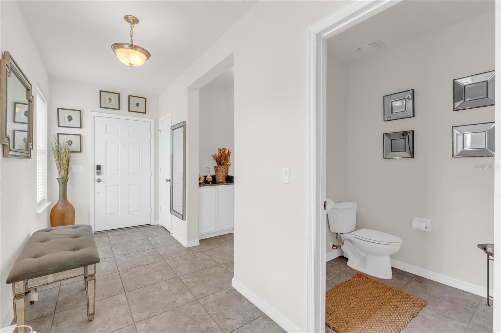 3390 Mount Vernon Way Property Photo 3