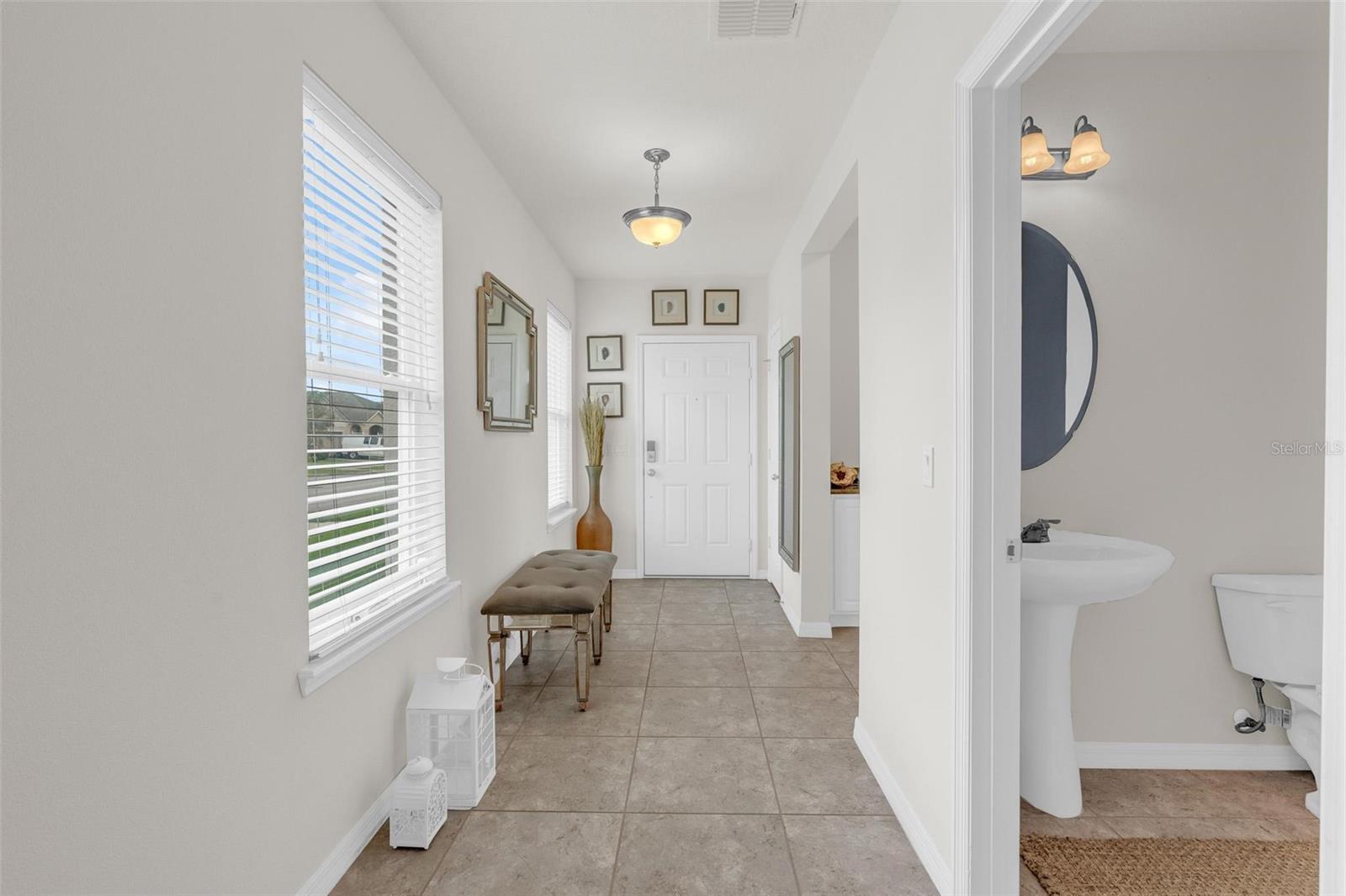 3390 Mount Vernon Way Property Photo 4