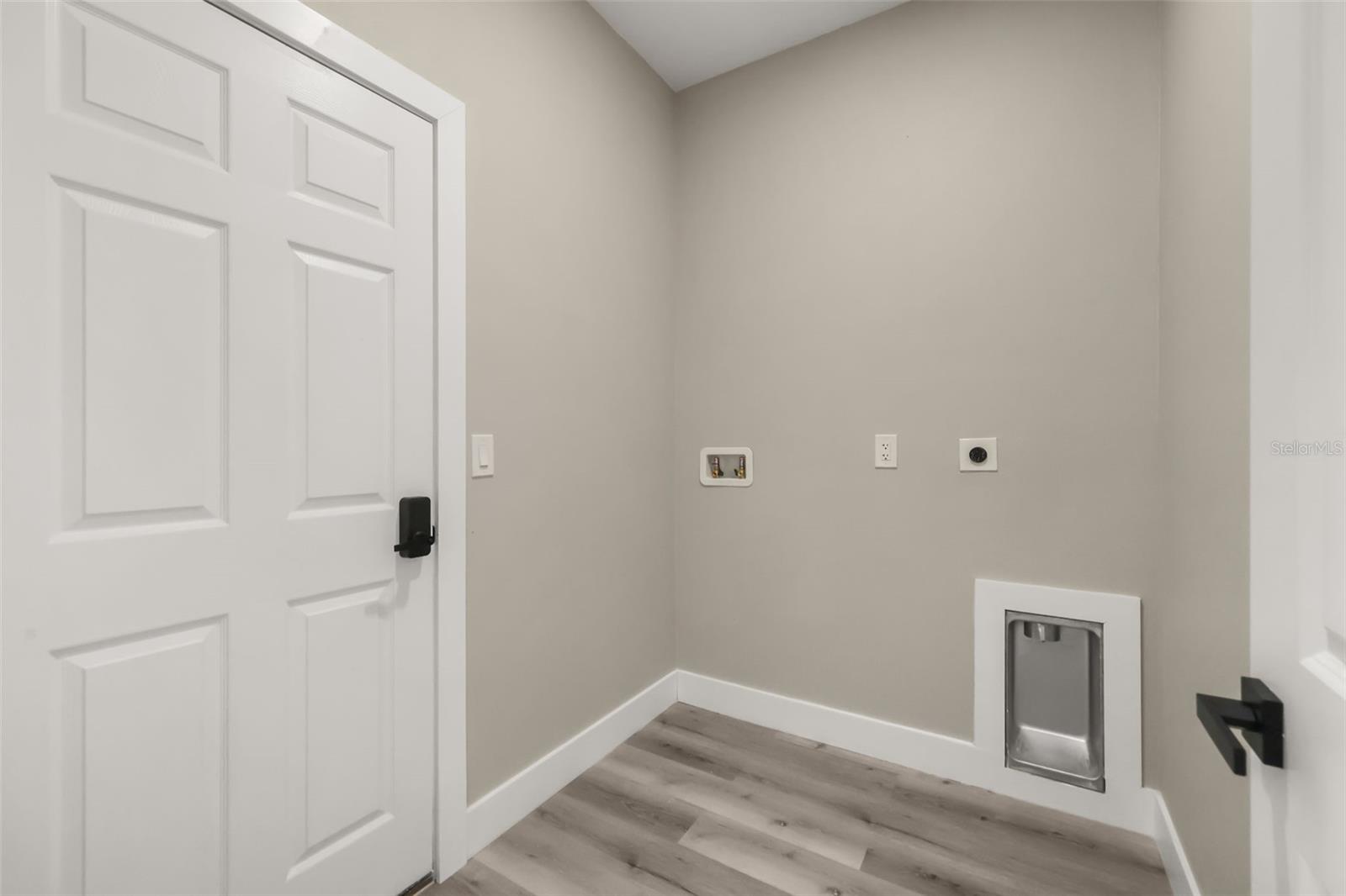 367 Camellia Ct Property Photo 9