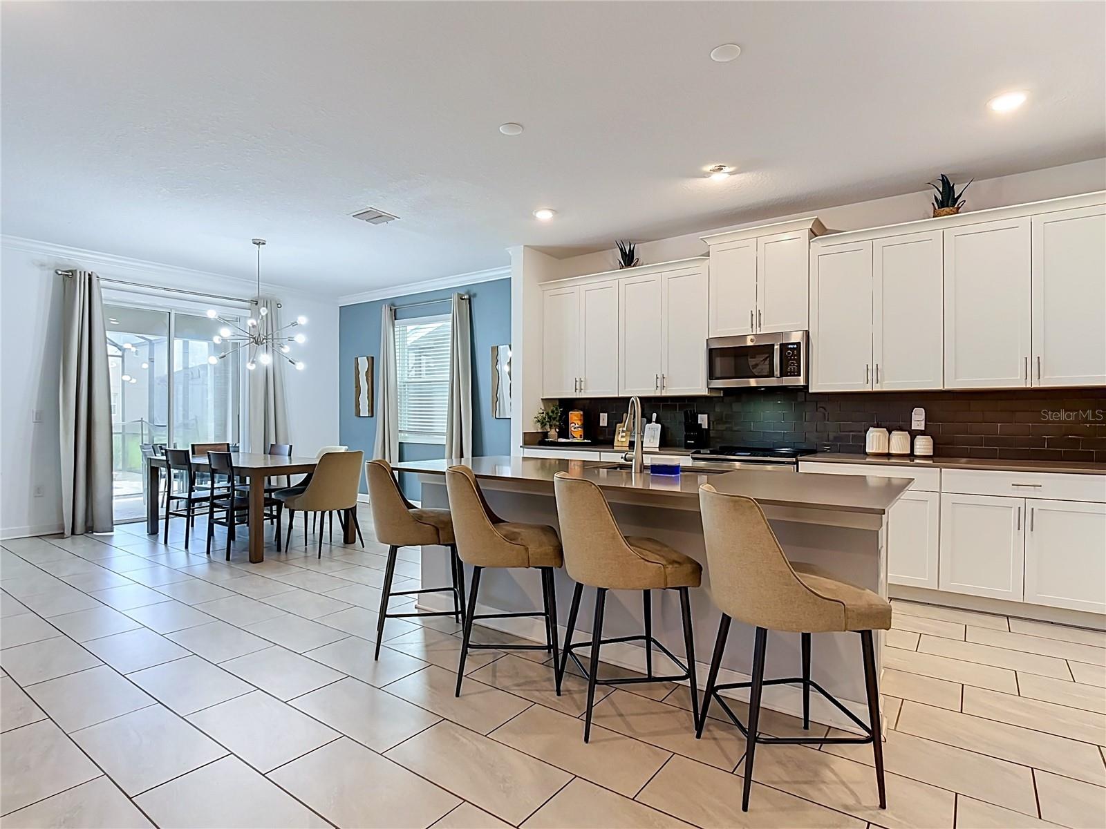 2912 Protagonist St Property Photo 4