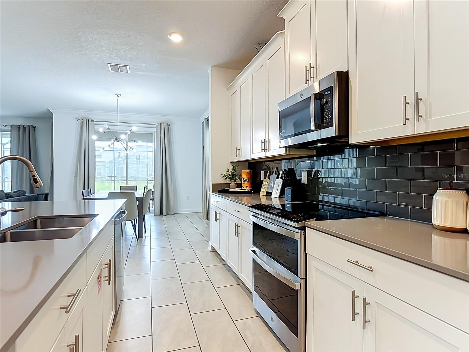 2912 Protagonist St Property Photo 7