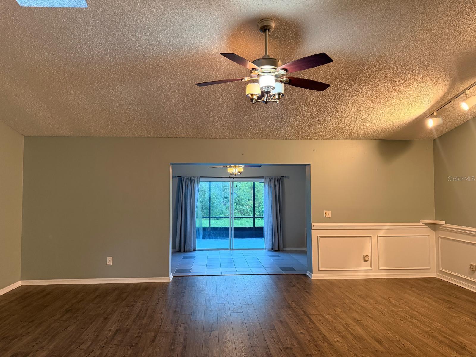 104 Brewster Ln Property Photo 2