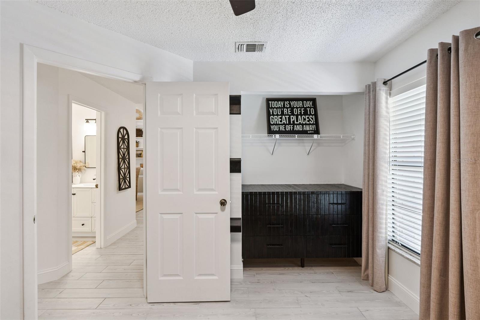 2912 Prince Oak Ct Property Photo 3