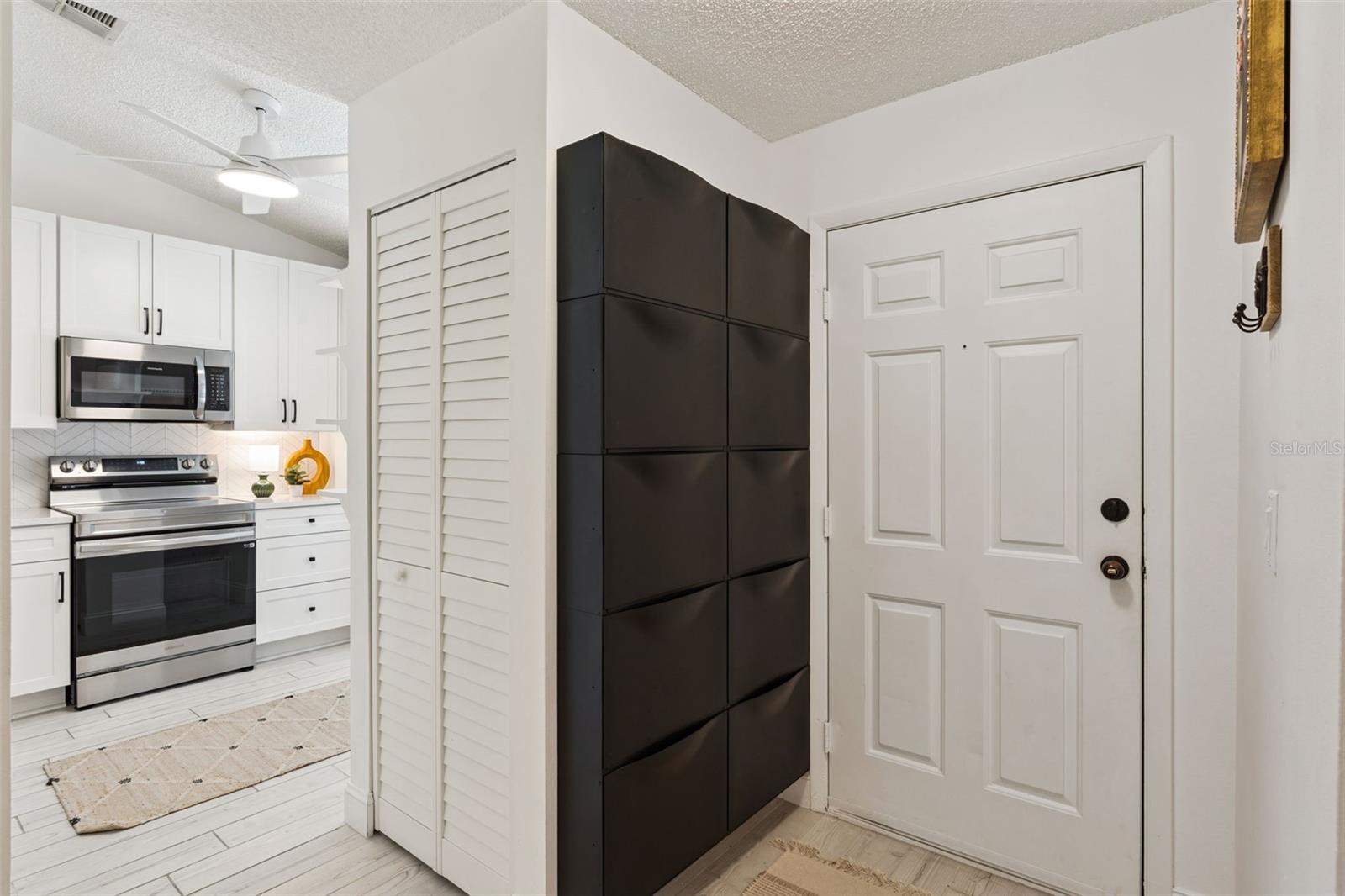 2912 Prince Oak Ct Property Photo 6