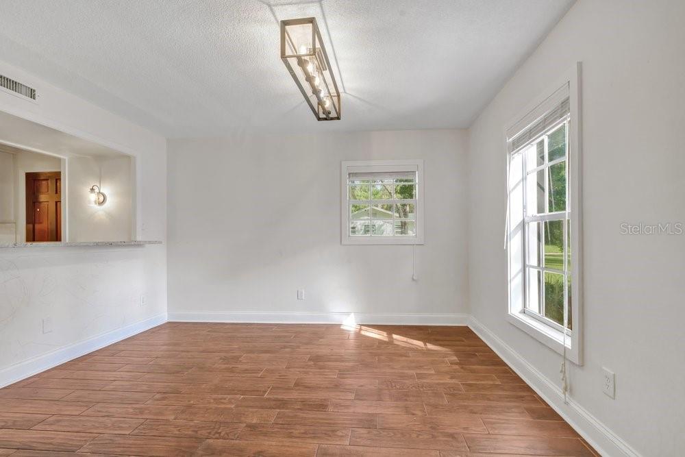 706 Oakdale St Property Photo 18
