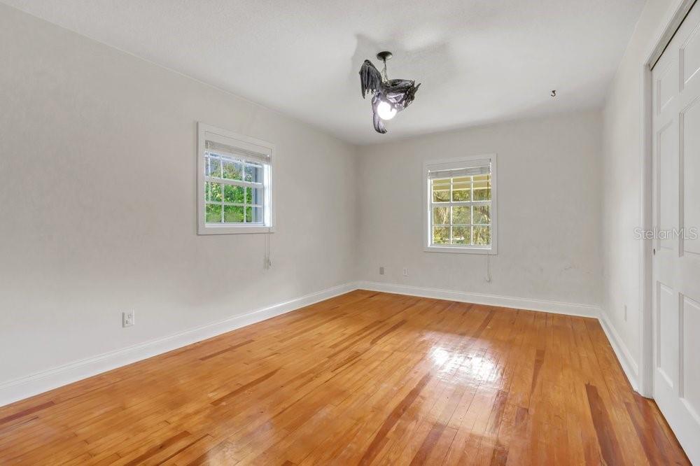 706 Oakdale St Property Photo 25