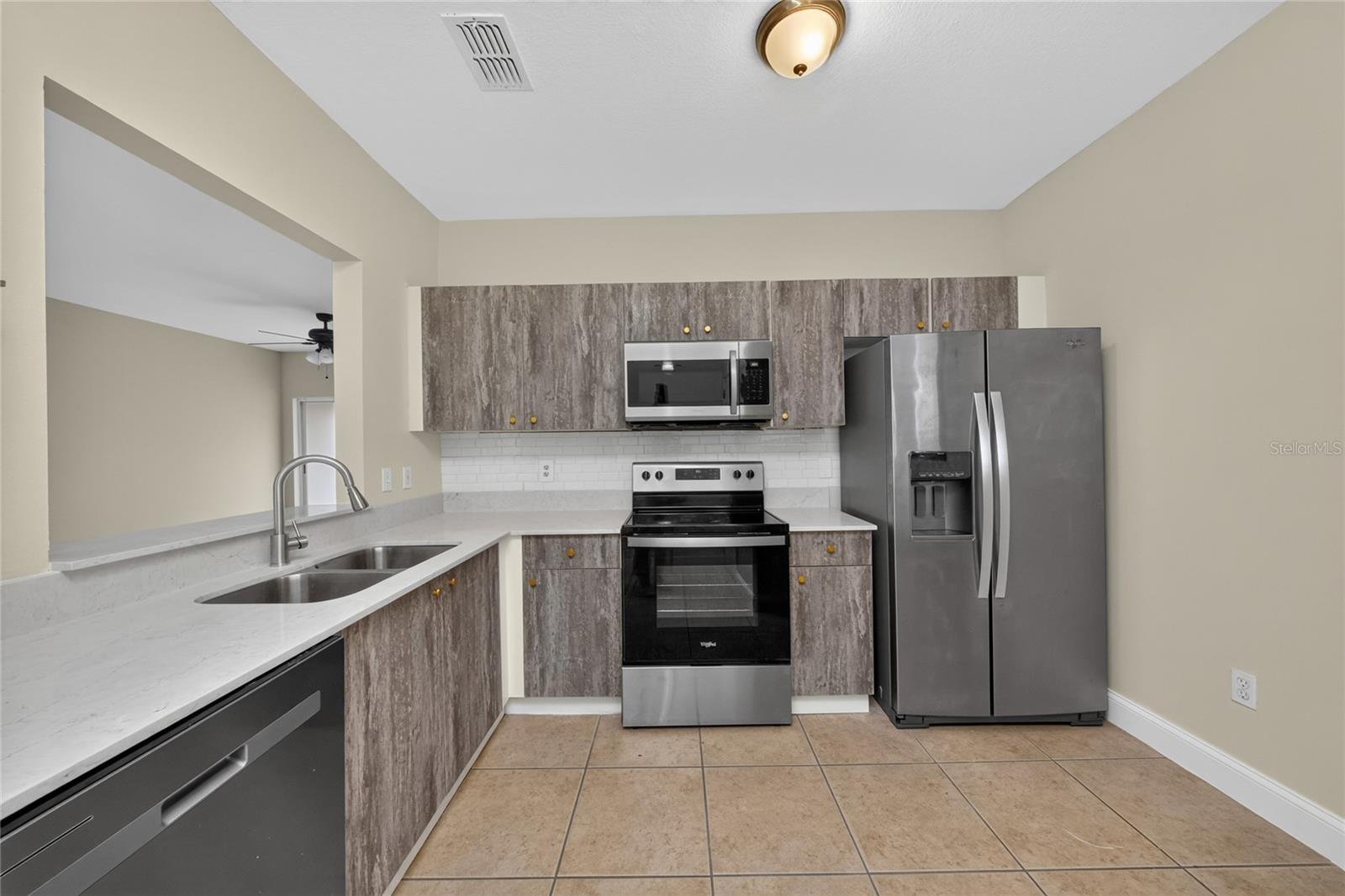 515 Villa Del Sol Cir #205 Property Photo 5
