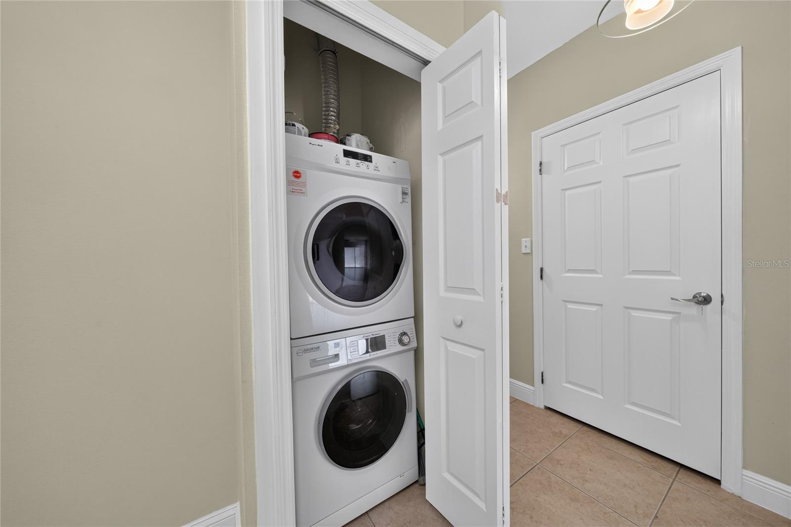 515 Villa Del Sol Cir #205 Property Photo 24