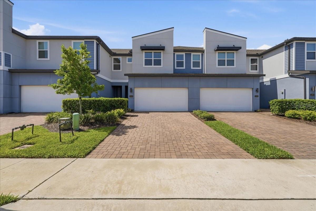 2349 Shadowland Loop Property Photo 1