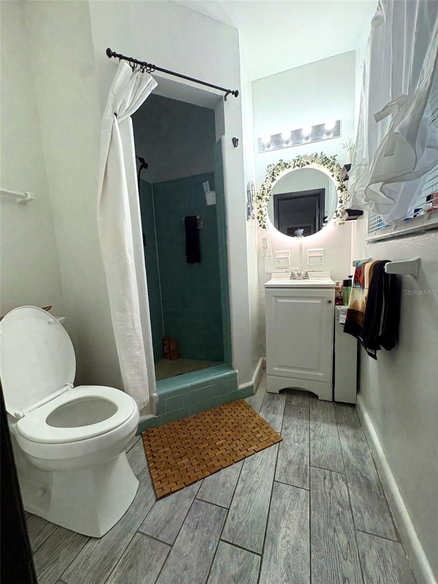 5917 Wolf Rd Property Photo 8