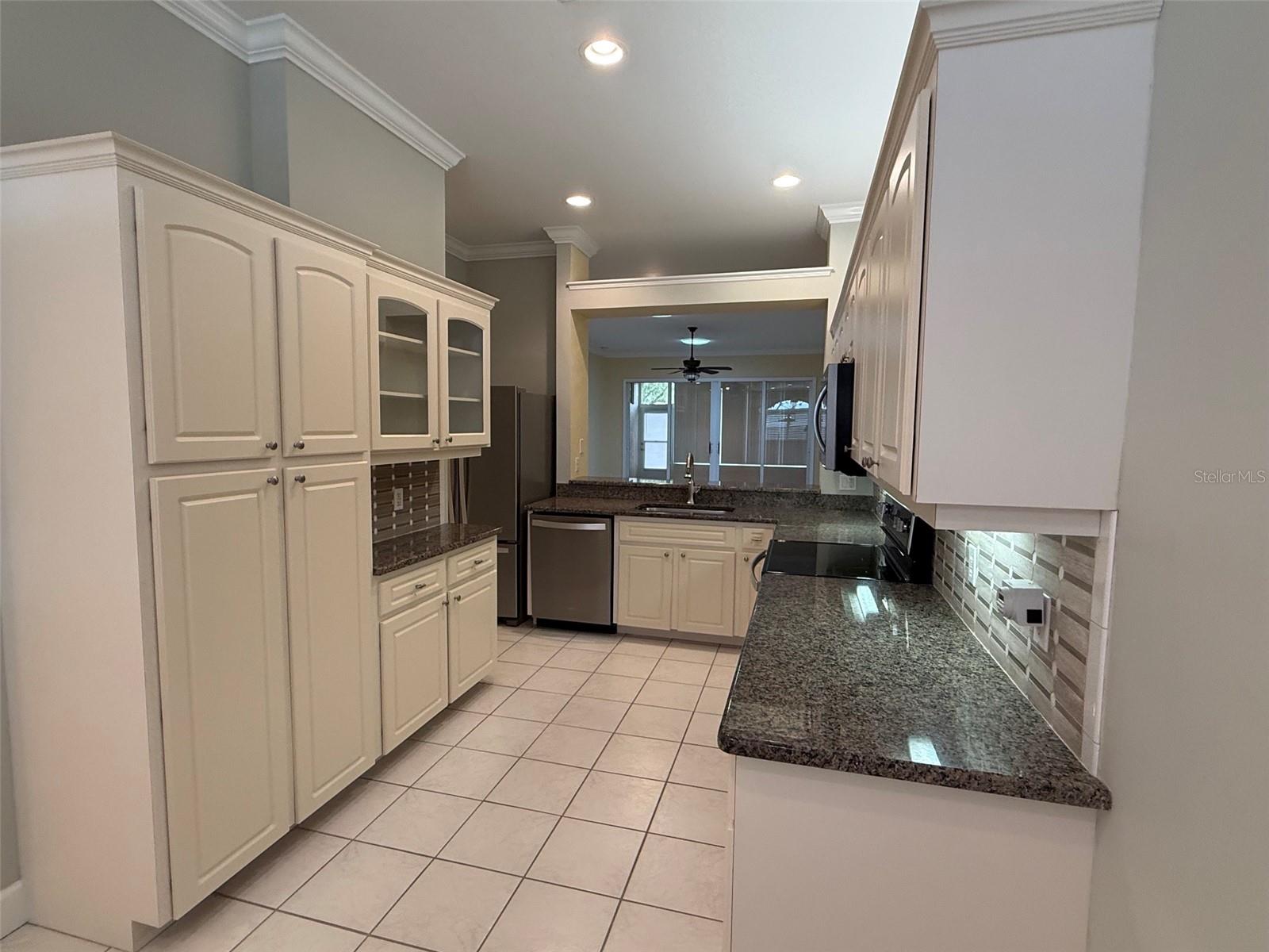 1300 Asher Ct Property Photo 5