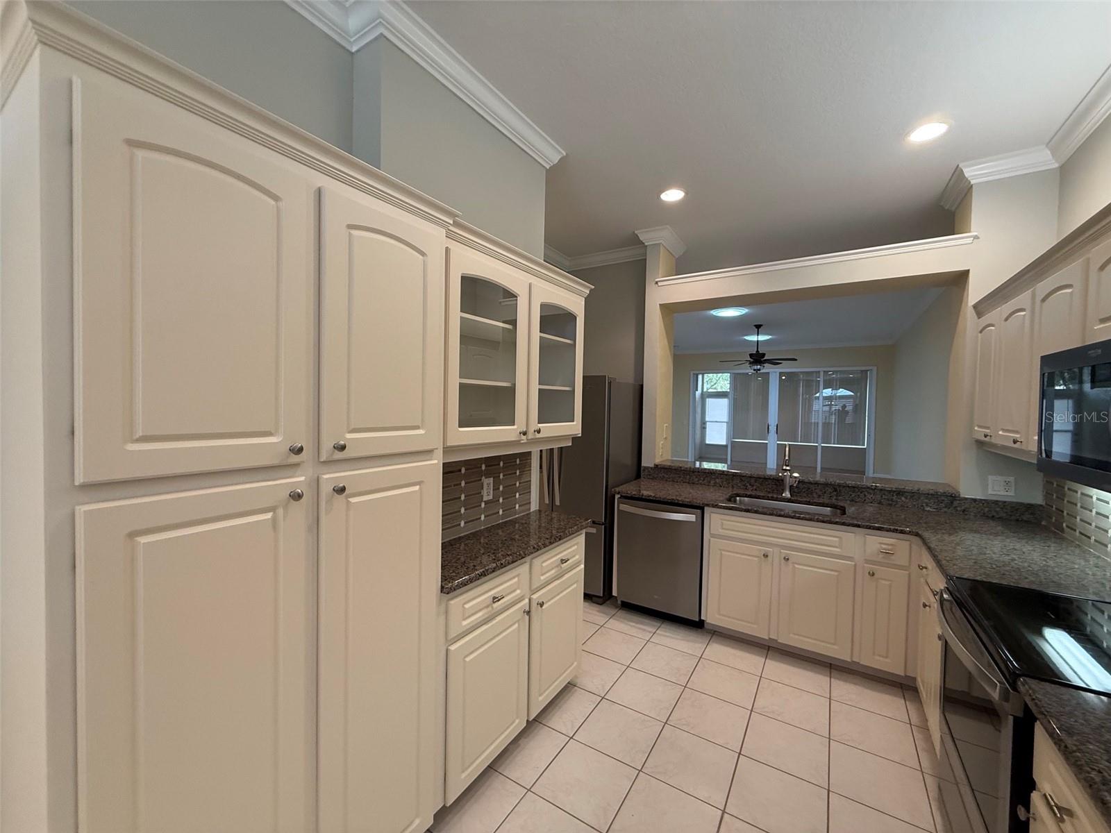 1300 Asher Ct Property Photo 6