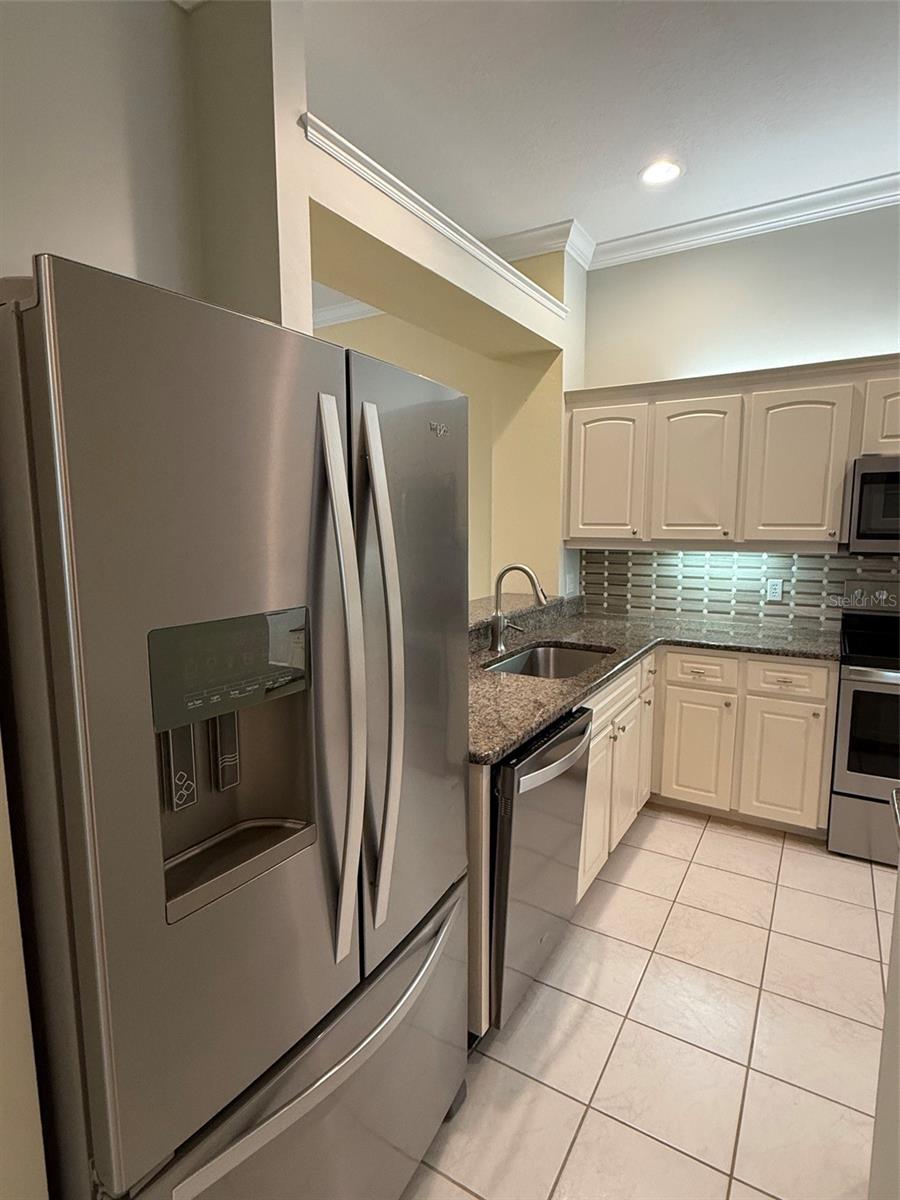 1300 Asher Ct Property Photo 10