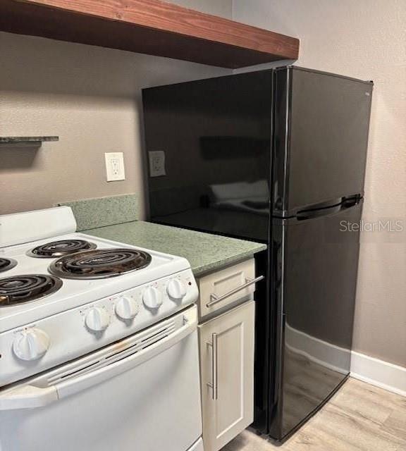 4127 Dolphin Dr #4127 Property Photo 3
