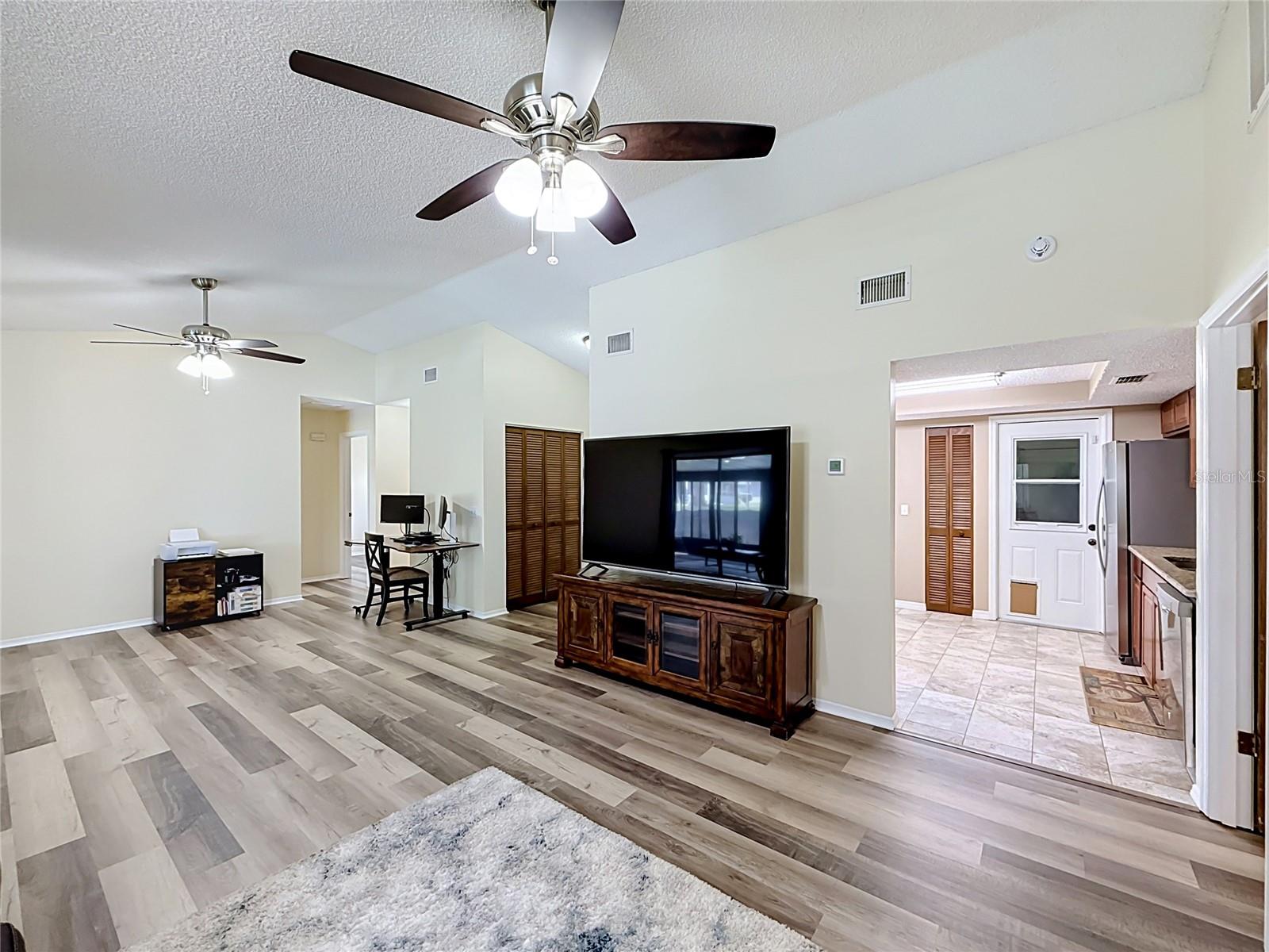 12505 Wedgefield Dr Property Photo 13