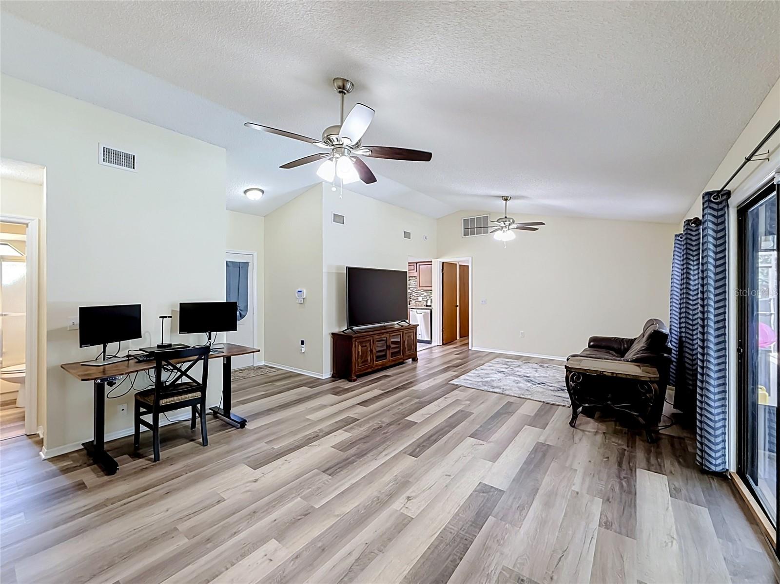 12505 Wedgefield Dr Property Photo 14