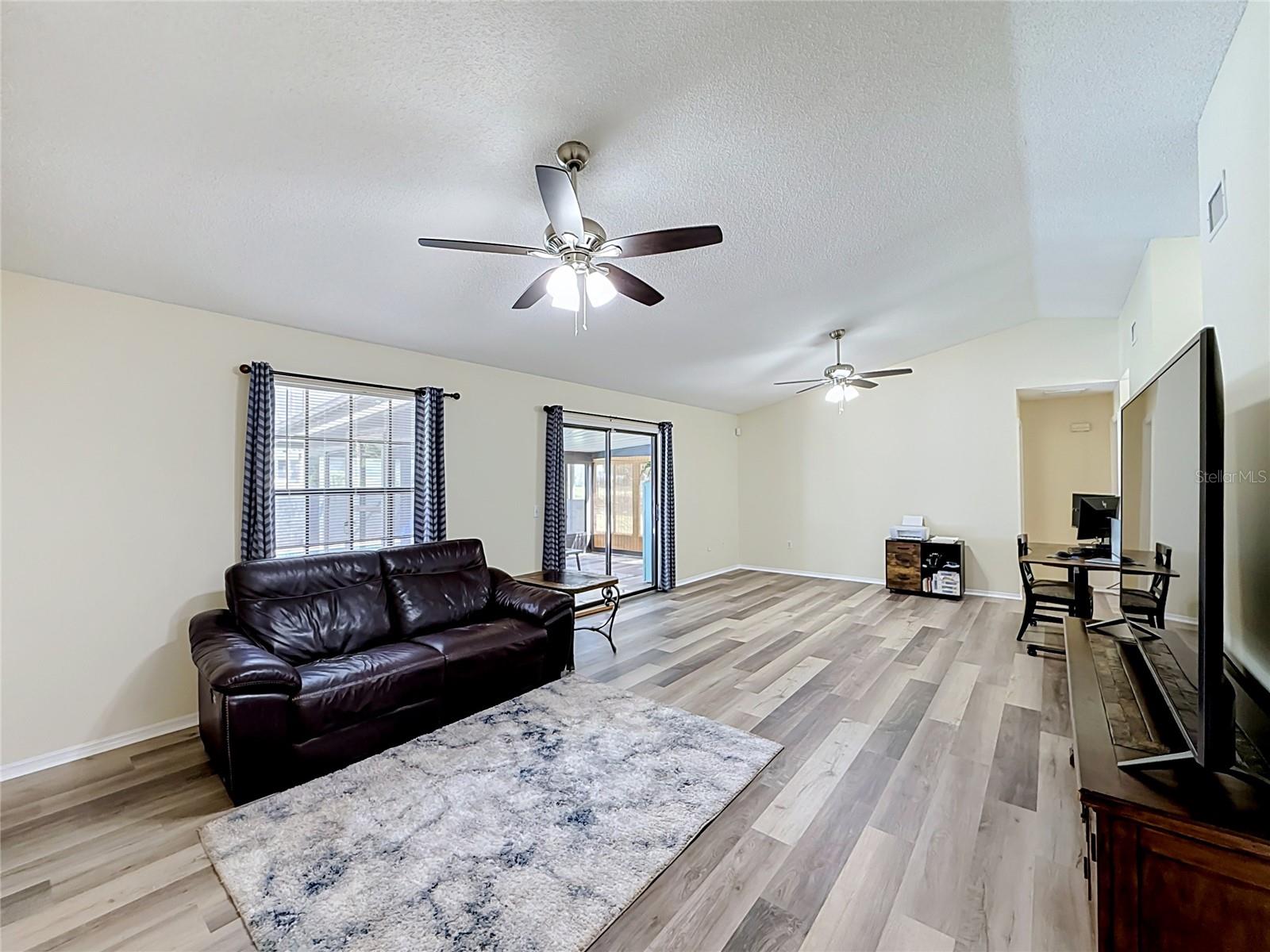 12505 Wedgefield Dr Property Photo 15