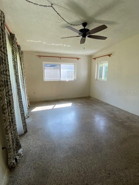 2122 Ridge Dr Property Photo 4