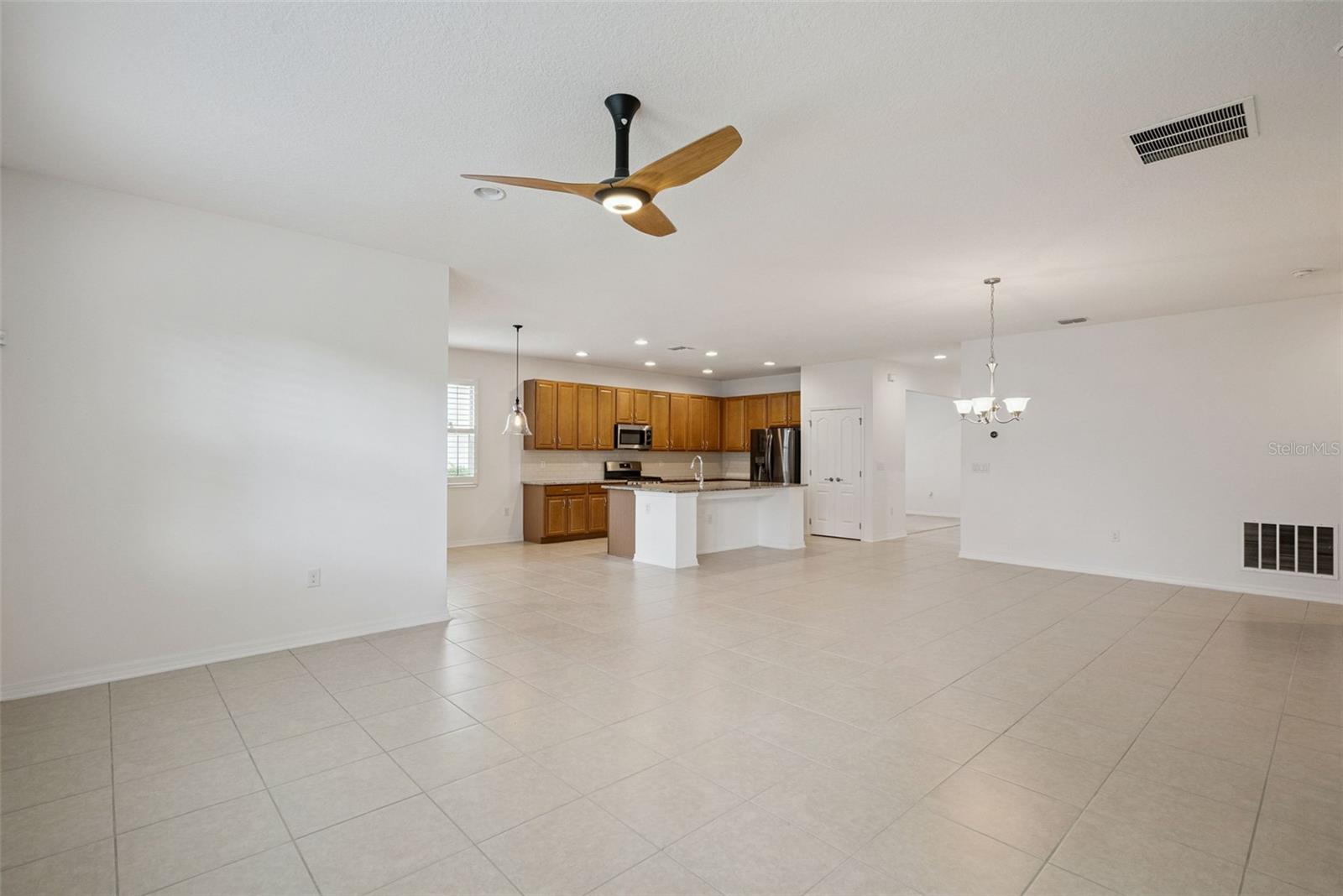 211 Lugano Way Property Photo 9